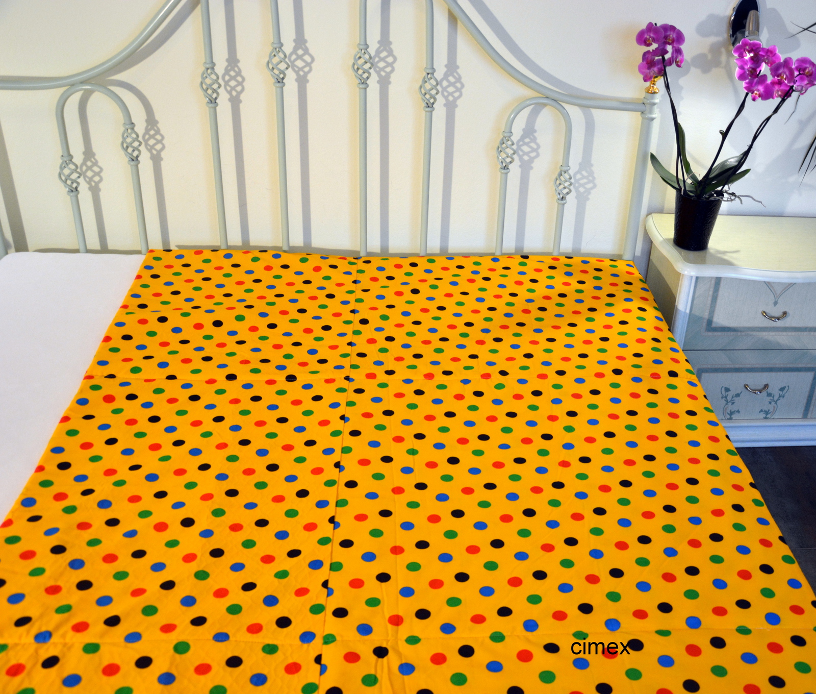 Letní deka-Barevné puntíky na žlutém počet kusů skladem 4 ks